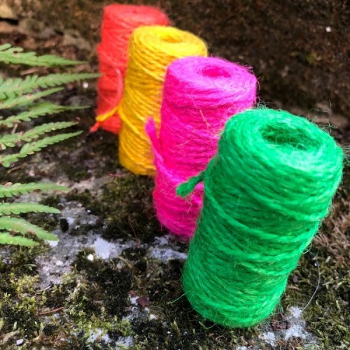 4 Mini Ficelles de Jute Couleurs Fluo 4 Mini Ficelles de Jute Couleurs Fluo