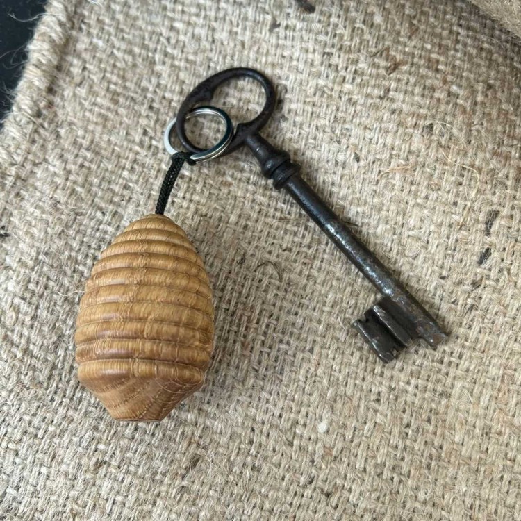 Porte-clés en bois tourné Ruche